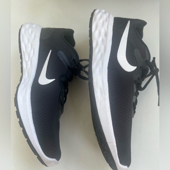 Nike Revolution 6 men’s 14 sneaker shoes black white DC 3728-003 - Picture 8 of 15